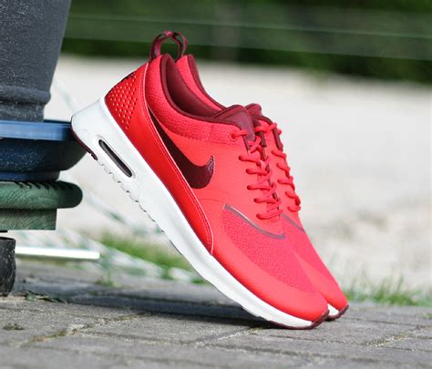 nike air max thea rot schwarz|Nike Air Max thea outfits.